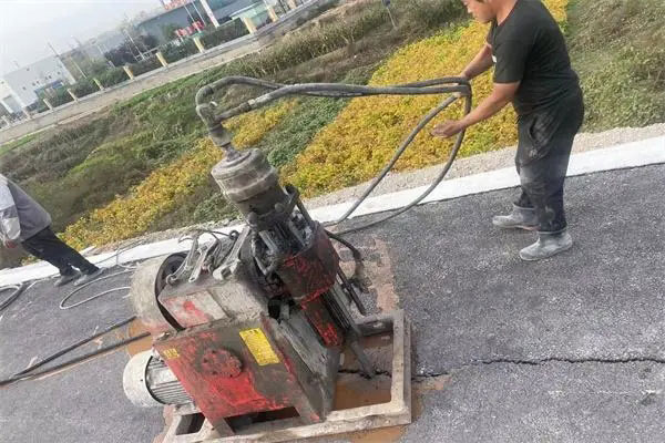 甘肃马路面下沉注浆加固